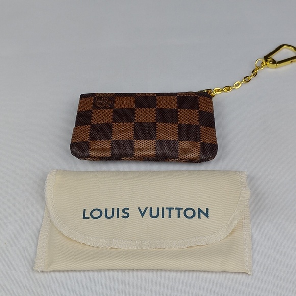 Monogramed Credit Card And Key Chain Case. - Picture 14 of 15